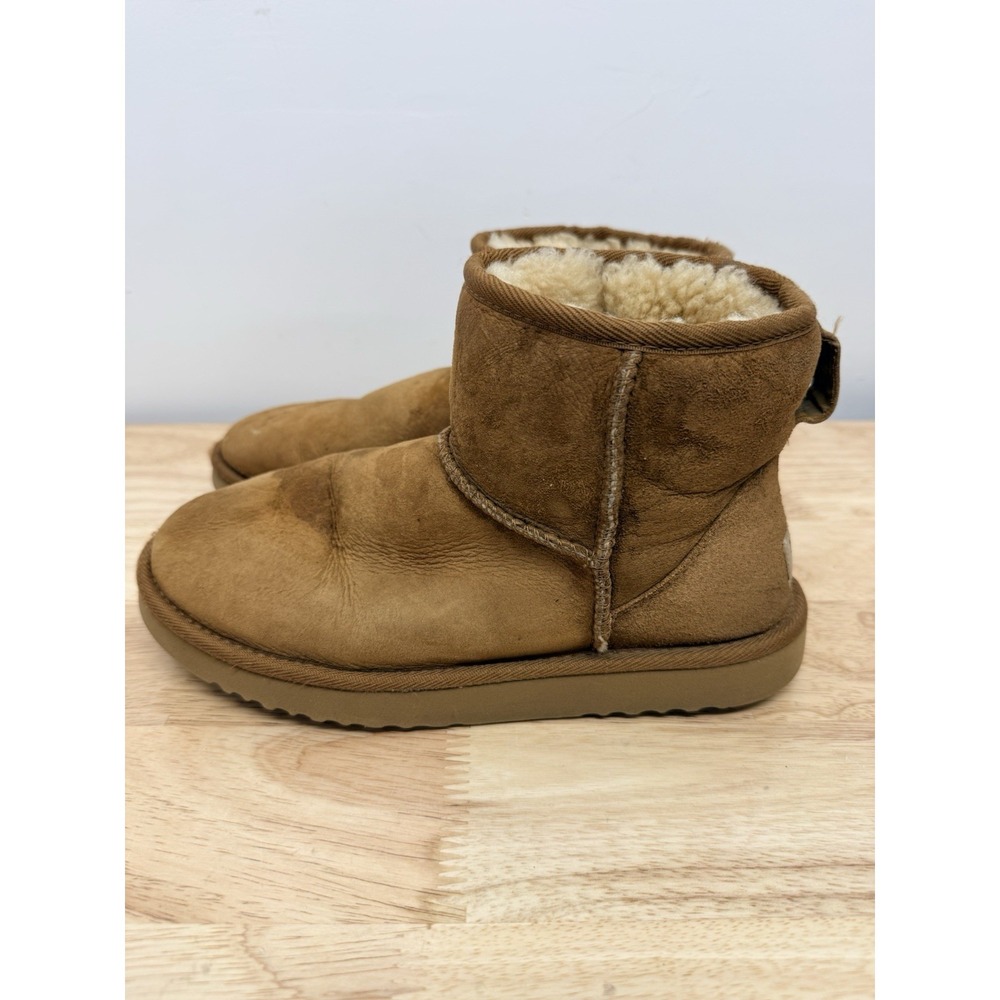 UGG Australia Classic Mini Boots Womens 7 Chestnut Sheepskin Model 5854 #65